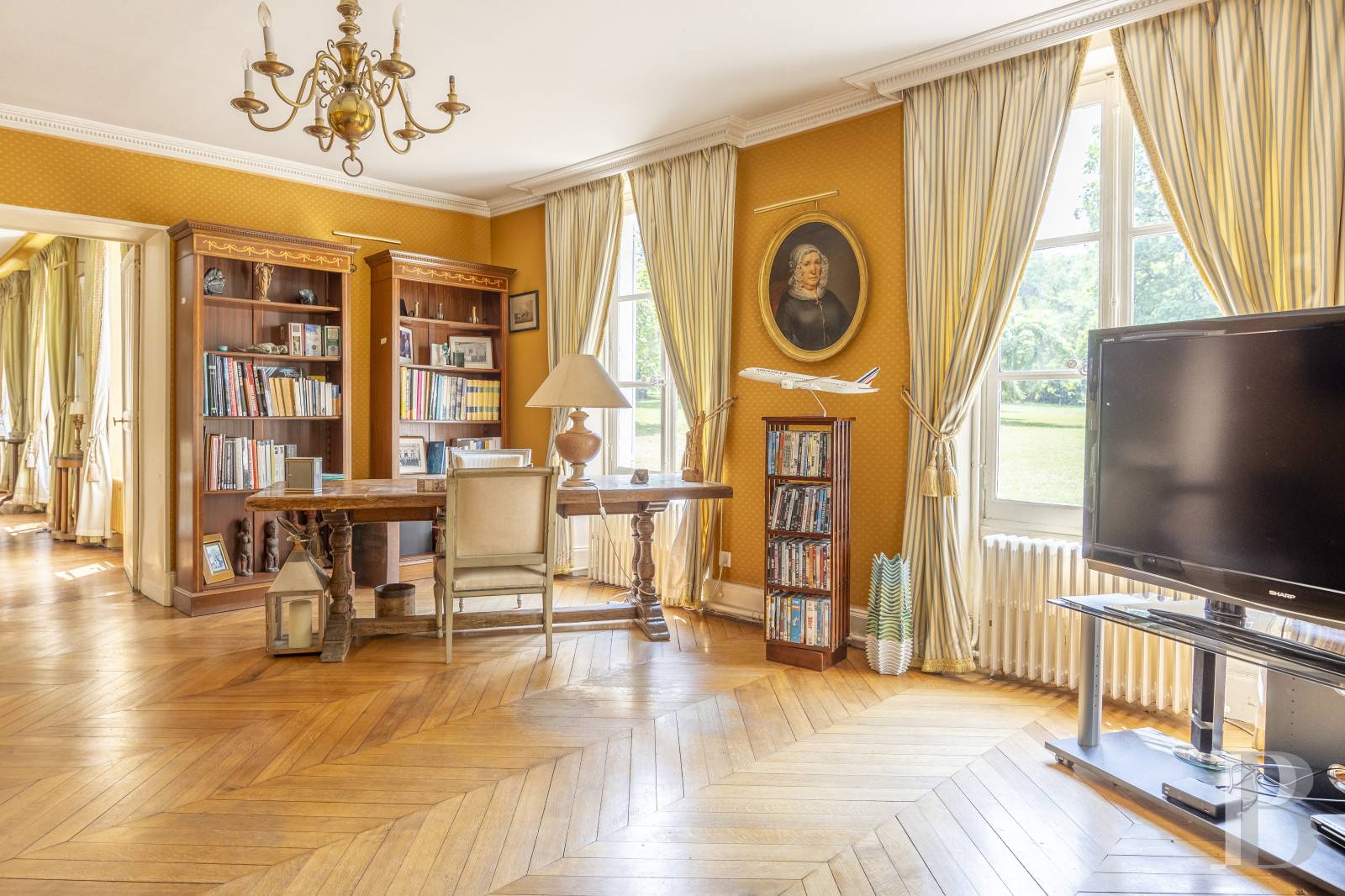 Au sud du Loiret, à Bonny-sur-Loire, un château d’inspiration Directoire entouré de bois - photo  n°11